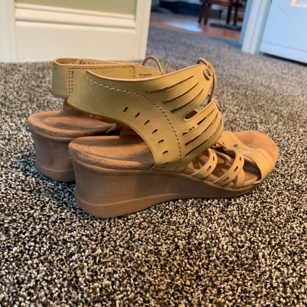 Bare Trap Sandals